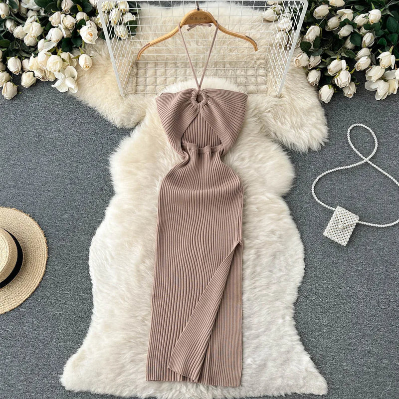vestido canelado com abertura lateral